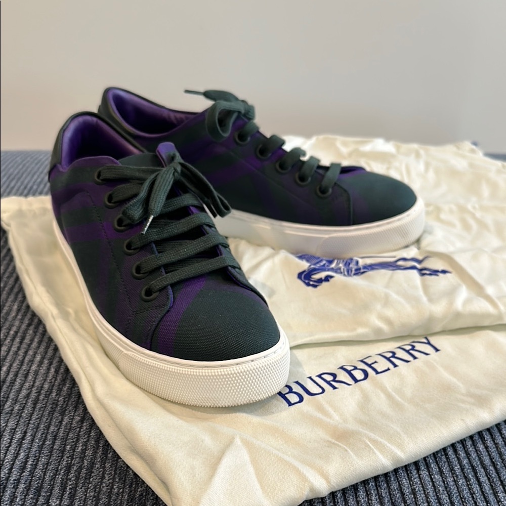 Burberry Women’s Green and Purple Sneakers